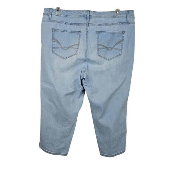 Womens Summer Mom Jeans Capri Light Wash Basic Casual Comfy Cozy Skinny 18 Blue - Picture 2 of 14